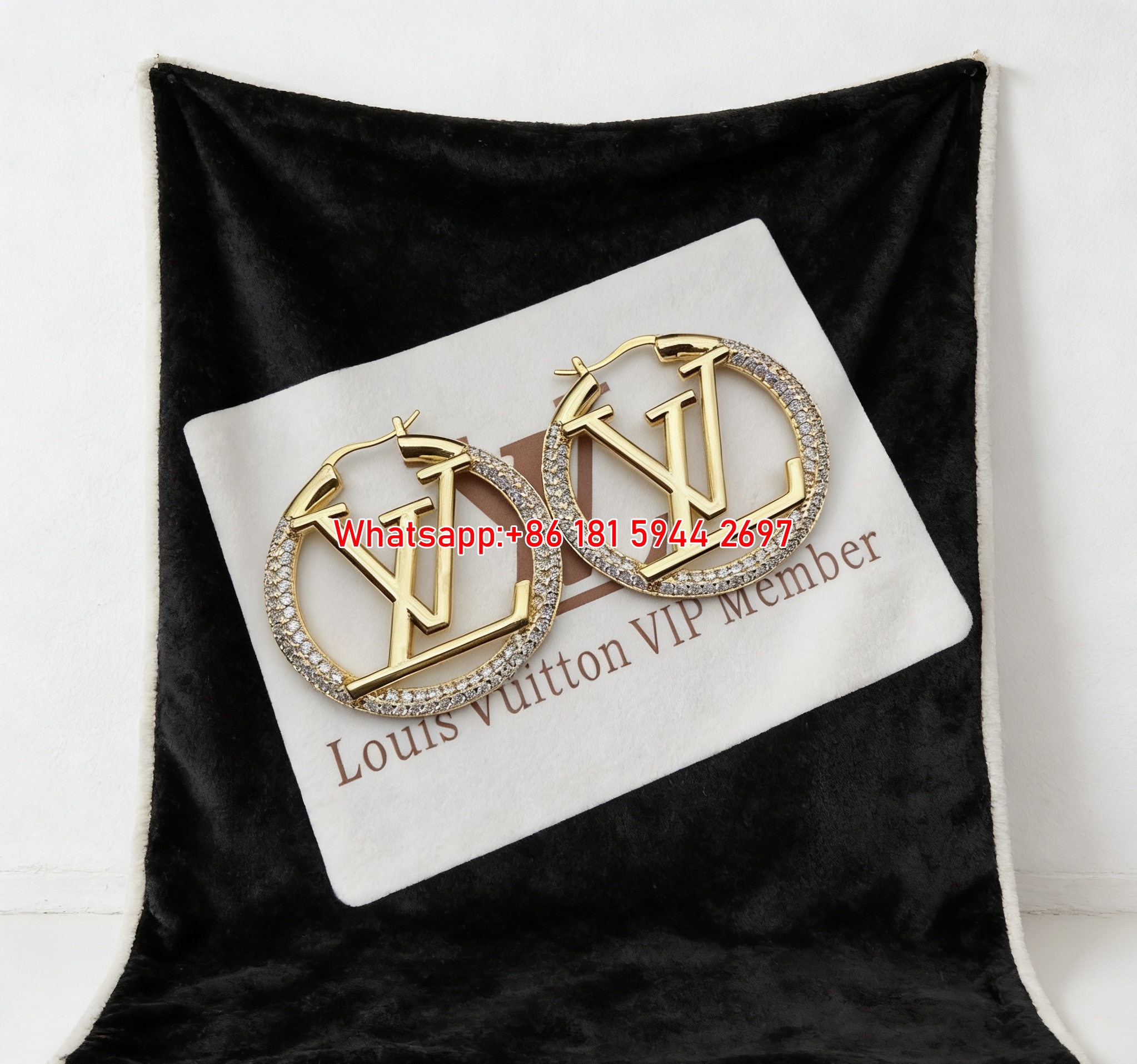 Luxury LV Earring Print Flannel Throw Blanket 406